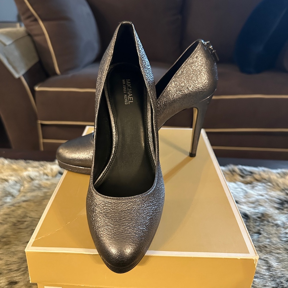 Michael Kors Antoinette pumps